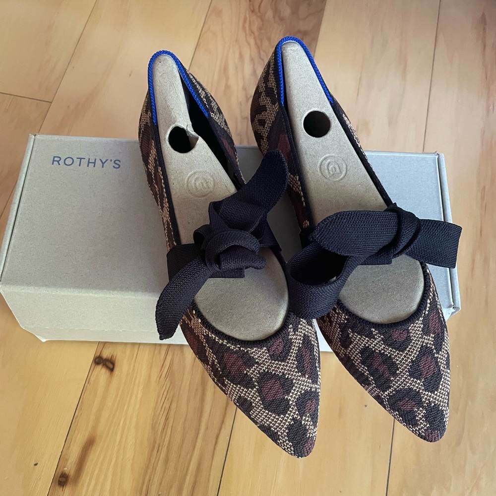 Rothy’s The Point Mary Jane Wildcat.